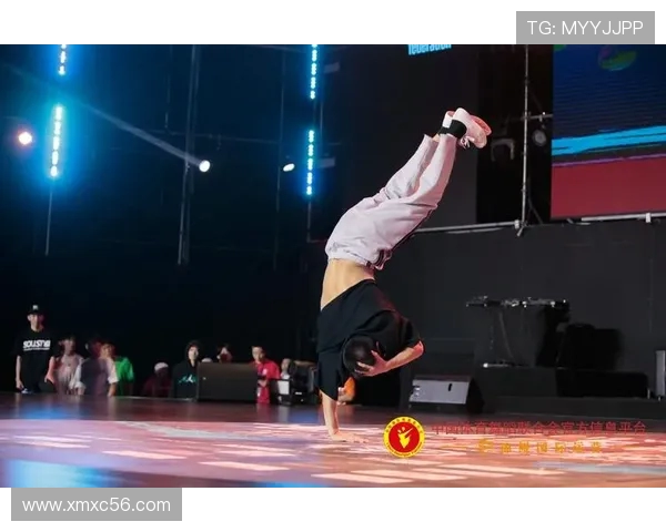 南京街舞队在世界攀岩锦标赛中以64分稳居积分榜首位